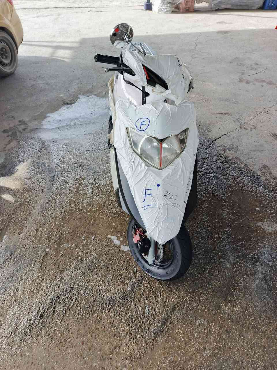 سلام عليكم دراجه للبيع كامله من كلشي كهربائية كله شغله 
نكره سلف هندر شغال تخم تاير جلاتين جديد للاستفسار أكثر لاتصال برقم*********** مكاني كربلاء طوريج
