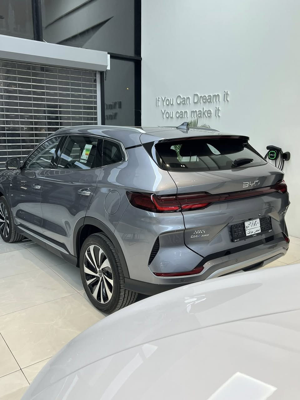 BYD 
Song Plus DM-i 2026
سونغ بلاس 2026الفئة الوسط 
دخول ذكي
تشغيل عن بعد 
2 بصمة + كارت NFC 
كراسي جلد + كهرباء 
قطعتين تبريد 
دبل شاحن واير ليس للتلفون
لد داخلي 
شاشة وسطية حجم 12.8 إنش 
شاشة عدادات حجم 10.8 إنش 
كاميرات محيطية 360 درجة
حساسات امامي + خلفي 
صندوق كهرباء 
القوة الحصانية 320 حصان
بطارية حجم 18.3 كيلو واط
المدى الكهربائي 80 كيلو متر 
وضعيات قيادة متعدده
تانكي البانزين 60 لتر 
ويل حجم 19 إنش  
سقف بانوراما 
أوامر صوتيه + كتابه باللغة العربية 
السيارة عليها ضمان : 
6 سنوات او 150 الف كيلو يشمل ( كير ، محرك ، كهربائيات)
8 سنوات او 200 الف كيلو البطارية 
ضمان شركة NAT الوكيل الرسمي والحصري لشركة BYD في العراق 
لمعرفة السعر وباقي التفاصيل يرجى الاتصال على الرقم او المراسلة عن طريق الواتساب 
***********/*********** 
احمد مبيعات شركة NAT
البياع منطقة المعارض الشارع الأول مقابل المنتزه
