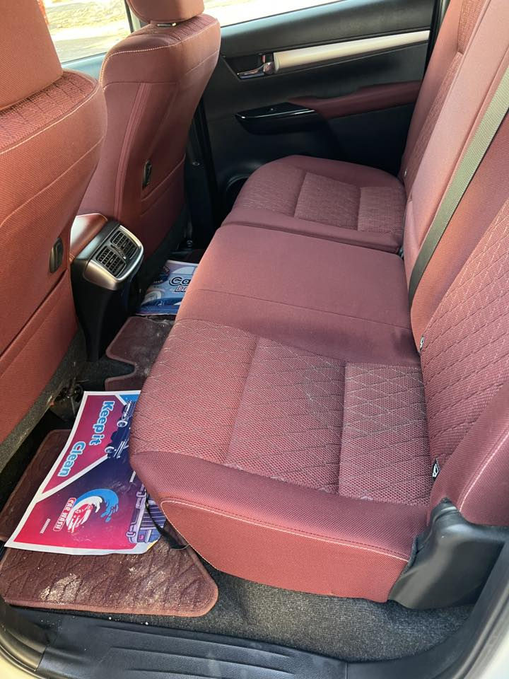 السلام عليكم 
تويوتا هايلوكس 2022 ناصي 
رقم بغداد تحويل مباشر 
مواصفات ساز 
اوتماتيك گير 
حساس اطارات 
كاميره خلفيه اوحساسات عند الرجوع 
تبريد كشنات 
بصمه تشغيل وبصمة أبواب 
دوسات جانبيه 
السياره مكفوله من الصبغ ماعدى بارد بسيط بنهايه البدي سونار موجود 
السياره ماشيه 35 الف حقيقي 
السعر 265 بيه مجال بسيط 
مكان السياره الرمادي 
***********
***********
