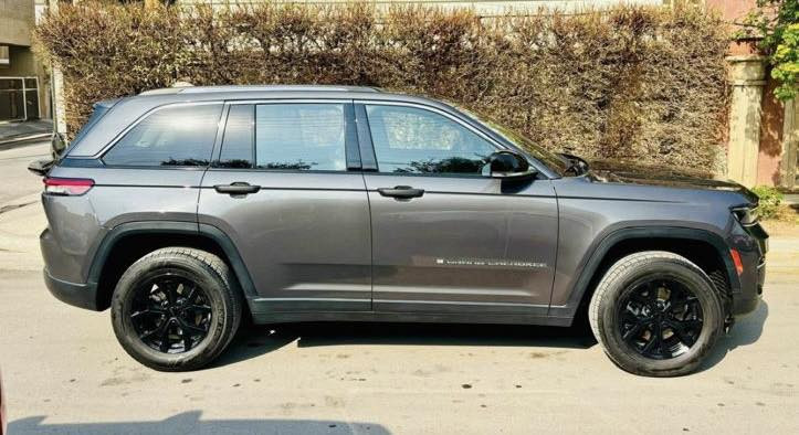 السلام عليكم
جيب لمتد موديل. 2022

5 راكب قصيره ماشيه 60 الف 

رقم بغداد تحويل مباشر 

وارد أمريكي ضرر موضح بالمنشور لا إرباك ولا ضربه قويه بيها سونار موجود سياره مال جناي كلش حلوه جديده اي نقص مابيها 

مواصفاته :بصمه كشنات جلد شاشه كبيره حساس خلفي رادار امامي خلفي جانبي  جنطه كهرباء تحديد مسار اوتو ستوب دشبول ديجيتال 

مكان سياره الفلوجه متواجد بغداد بعض الأحيان 

السعر ٣٢٥ ورقه 
 

***********
