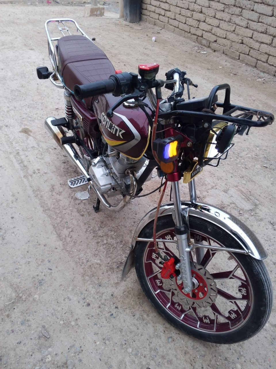 سلام عليكم دراجه للبيع موديل 2025 مكينه مامفتوحه كهربائيات كله شغاله كلشي مناقصه نكره سلف سعر  650 وبي مجال رقم الهاتف *********** مكلف بل نشر
