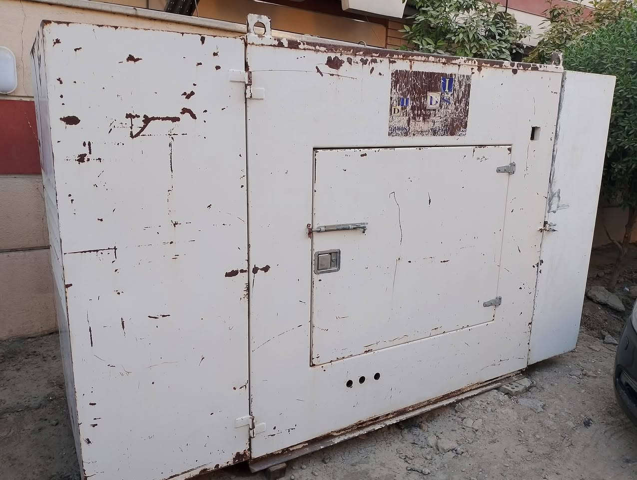 مولد بيركنز انكليزي كاتم جبيلي 3 بستم 30 كيفي ثري فيز شاشة حماية تشغيل واطفاء ذاتي كاملة وجاهزة على الحمل مكانه الكاظمية الاتصال *********** مامتواجد على النت اتصل وآني بخدمتك
