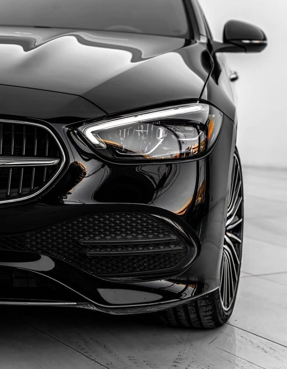 مارسيدس C300 2023
ماشية 33  الف
4 سلندر 
فول مواصفات 
فتحة 
بدون صبغ و تبديل و تعديل
بدون ايرباك 

تفاصيل اكثر واتساب

0750 534 4376
