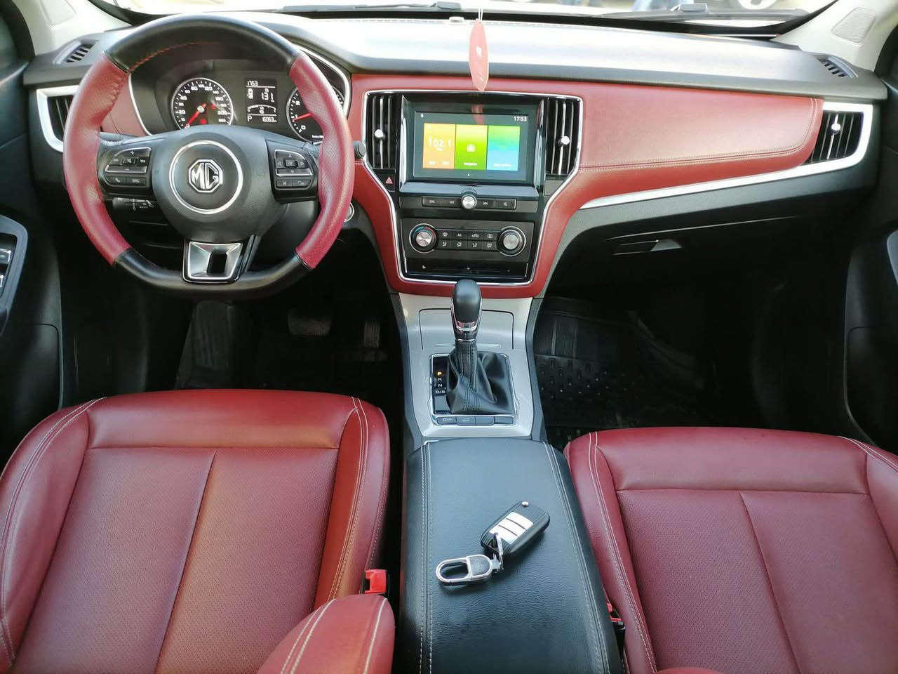 السلام عليكم  سياره MGRX5 موديل 2022 كفاله بعض طخات بسيطه سياره نضيفه ماشيه 31 كم محرك 4 سلندر 1500 تيربو فول بنوراما تشغيل بصمه مكان السياره بصره السعر 150 ورقه بيها مجال رقم الهاتف *********** البصرة, العراق
