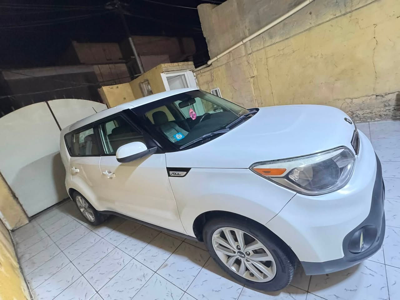 سلام عليكم صول موديل 2019 رقم بغداد بيها صبغ جاملغ فقط بدون ارباك كير مكينه جديد تخم تاير جديد حداديه جديده منظومه زنون سياره جديده كلش ماشيه 49رقم ***********مكينه  2000 مكاني بابل الاستفسار
