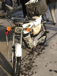 دراجه  سونيك ايراني 4كير نضيف لا صرف ولا بخار موديل٢٤ السعر 650الي مو ...