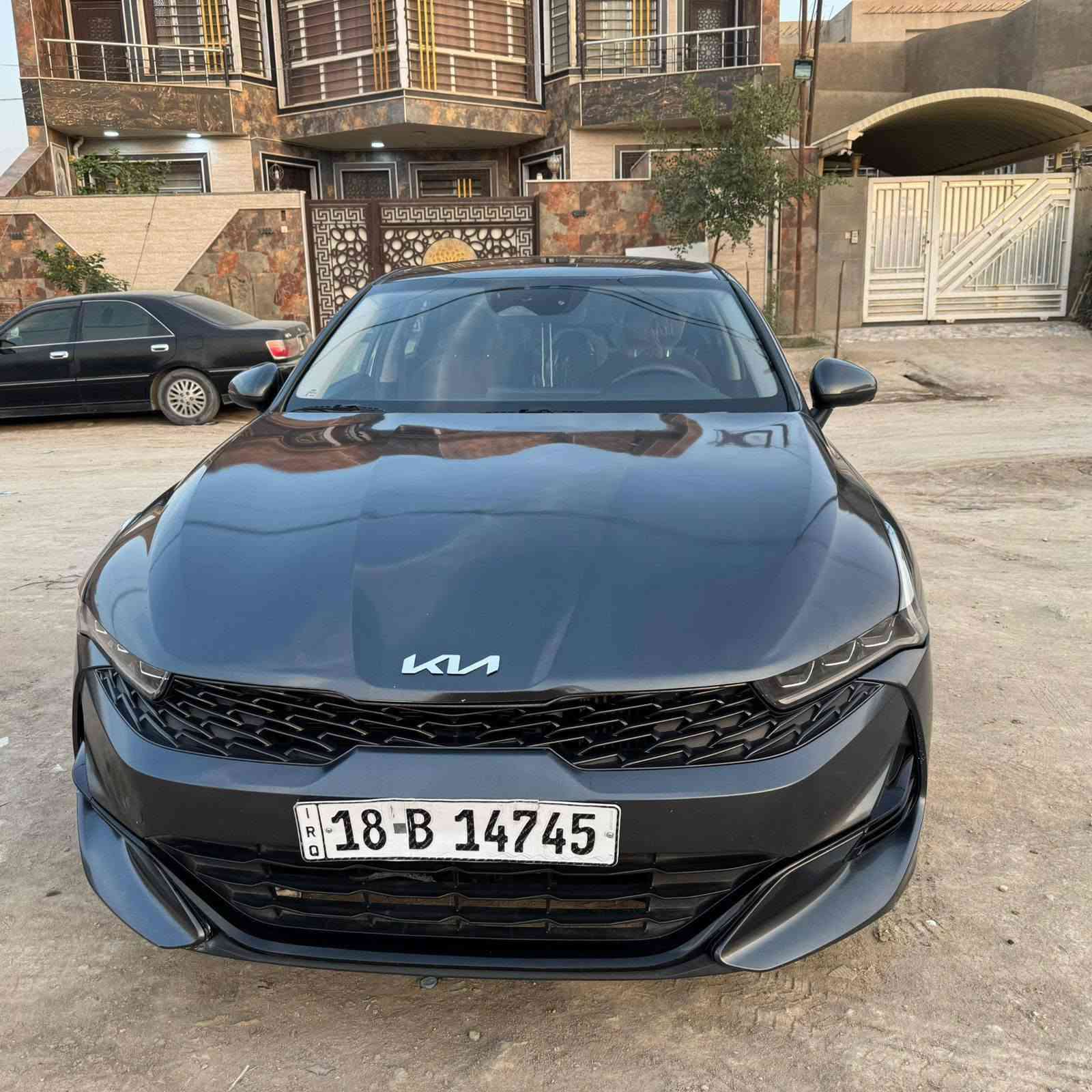 السلام عليكم
2023 K5 حره بأسمي مكاني بابل 
مواصفات LXS
حادثها من امريكا كما موضح بالصور 
و بيها بالعراق بنيد مبدل 
رقم بابل ١٤٥ و بيها مجال كلش بسيط
***********
