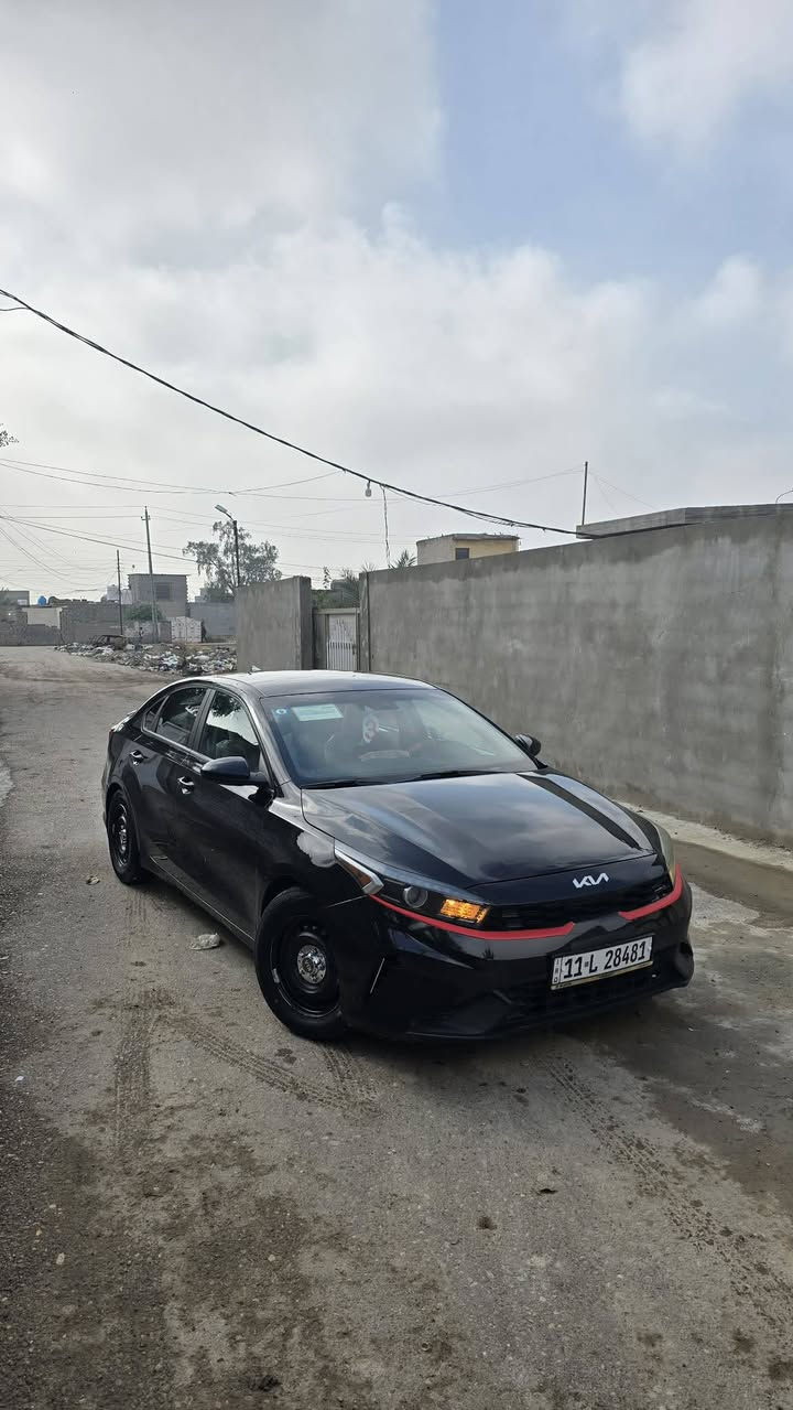 سلام عليكم سيارة فورتي موديل2023
سيارة جاهزة على كلشي و ما بيهة اي نواقص 
و حادثهة موجود بل صور 
مكينة دوش 2000
ماشية 54
العنوان بغداد البياع شرطة الخامسة 
سعر 155و بيه مجال 
رقم الهاتف ***********
