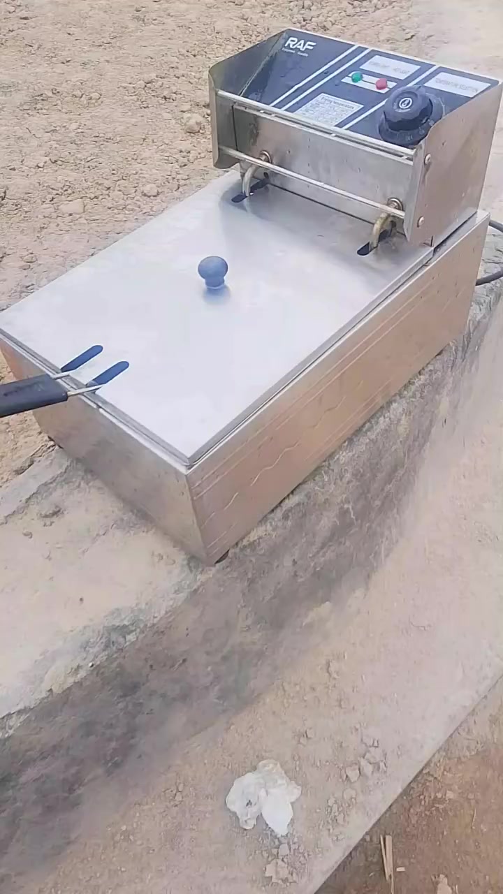 سلام عليكم... جمبر للبيع مال فنكر وكلشي وياه الاعلان مالته و وياه جهاز فنكر و وياه جهاز بطاطا حلزونيه و وياه كاسات فنكر وكاسات اندومي (غراض البسطيه) السعر 275 الف رب الرخيص مستعجلين على بيعته (محتازين فلوس)  لل استفسار *********** المكان البصره قظاء الاهوير
