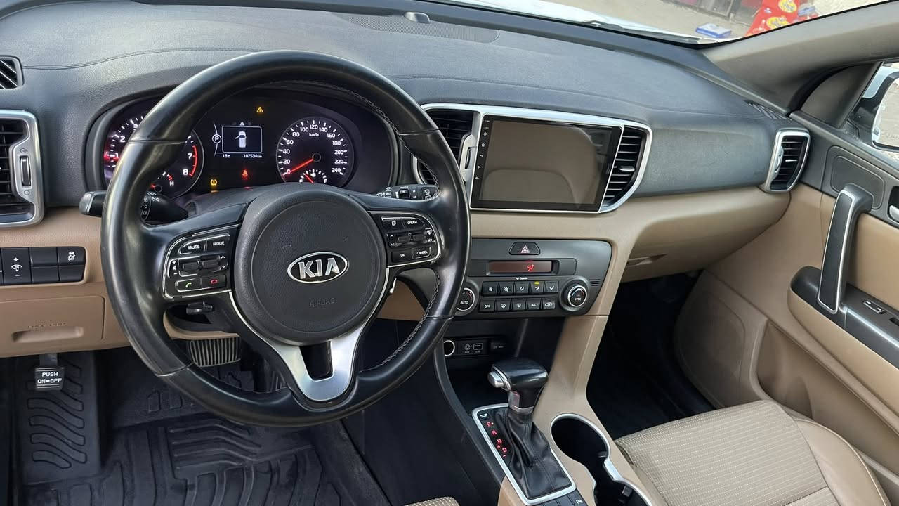 السلام عليكم سبورتج 2019خليجي
مكفوله بيه بس بارد سونار مرفق 
ماشيه 100
سعر 182وبيه مجال حك الجيه
المكان بغداد حي الجامعه 
***********
***********
