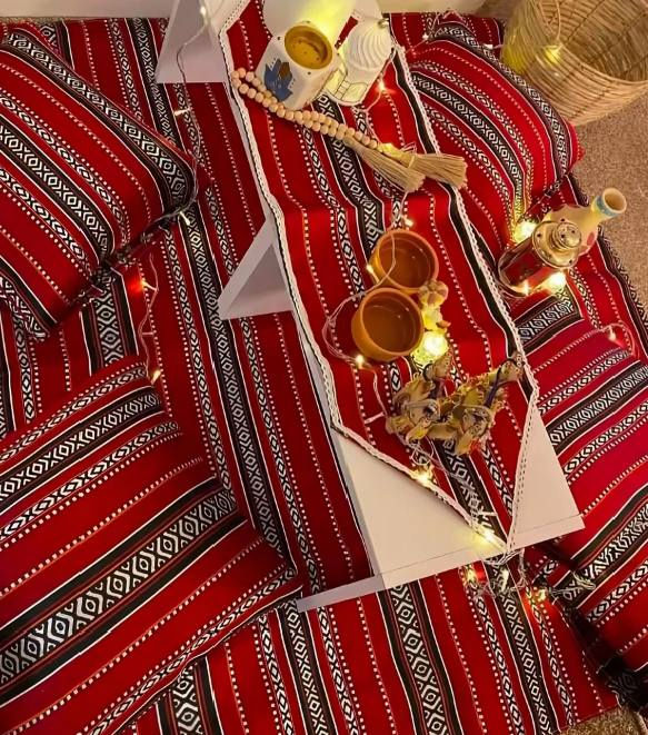 خياطة وتجهز الجلسات الرمضانيه والسفرات والموديل يكون حسب طلبكم للاستفسار ***********
