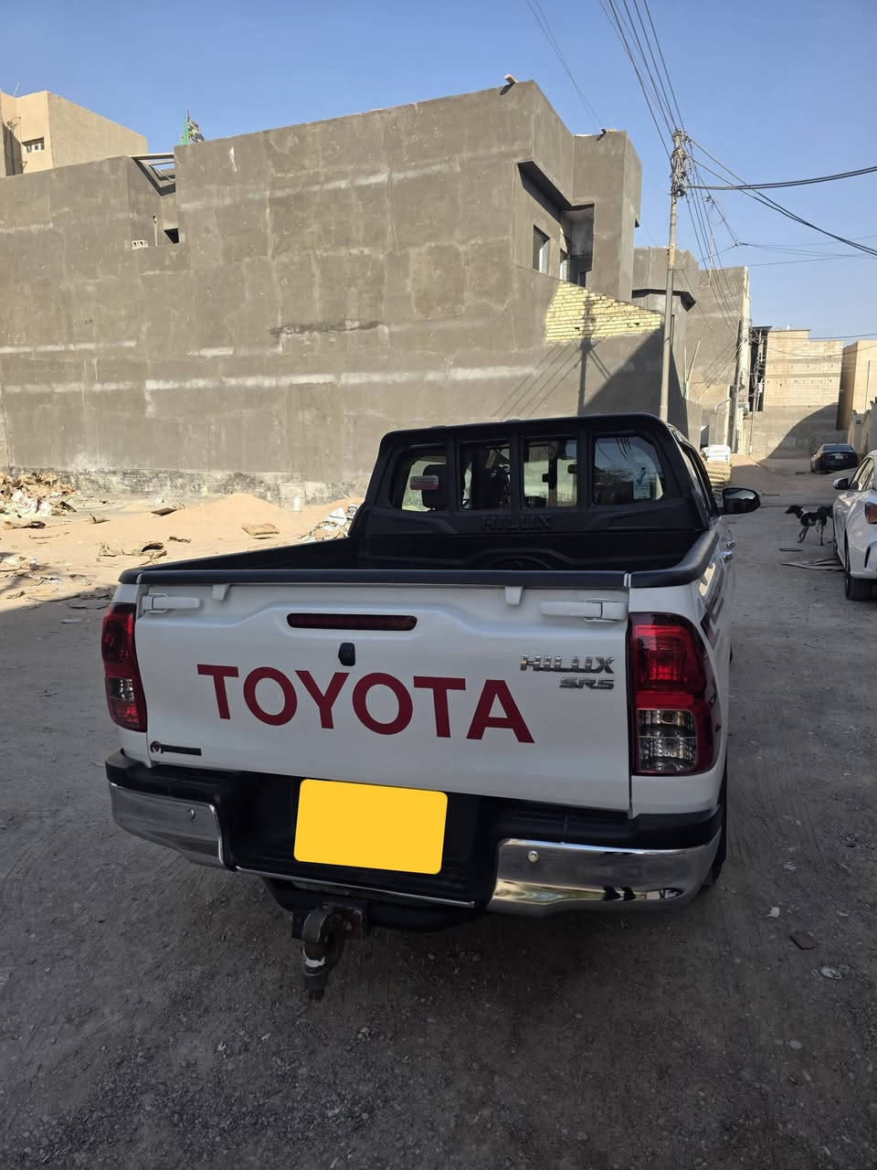 السلام عليكم 
للبيع فقط 255$ 
تويوتا هيلوكس 2021 فول مواصفات
بصمة، شاشة، كاميرا، حساس، تبريد خلفي، تبريد كشنات
2x4 SR5 وكالة جيهان
رقم اربيل بإسم شركة سنوية 2026 
وكالة او تحويل حسب رغبة المشتري
ماشية 142 الف كيلو متر 

السياره مكفولة من الصبغ والبارد
بيها فقط طخة بسيطة مال دراجة في الجاملغ عكس السايق
على وضعها كما موضح بالصور..

السياره مشتريها زيرو و كل مشيها على ايدي، استعمال شخصي، كل تبديلات الدهن في الوكالة كل 5000 km
الارضيات الاصلية والكتلوكات وبصمتين متوفرة
السيارة موجودة في البصره
*********** اتصال فقط
