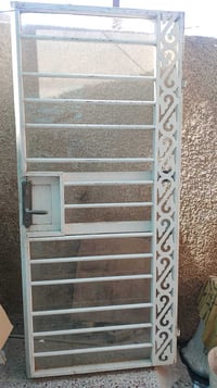 عندي ثلاث ابواب للبيع ثنين منهم 90 ×200 والثالث العرض اقل السعر 160 بغ...