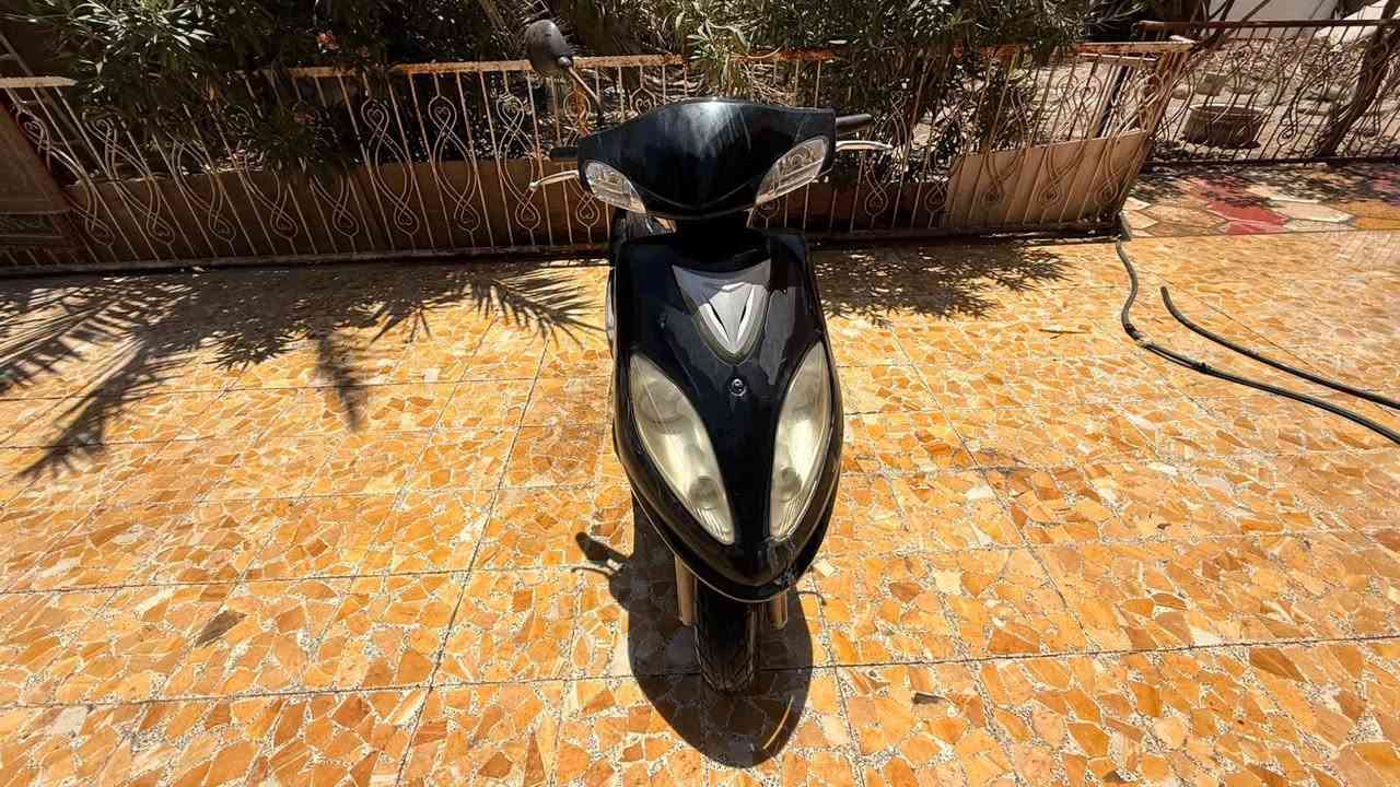 سكنس للبيع مامفتوحه وبيها خيط تبخير قليل كهربائيات كلها شغاله سعر    350وبيها مجال
مستعجل ع البيعه *********** واتساب
