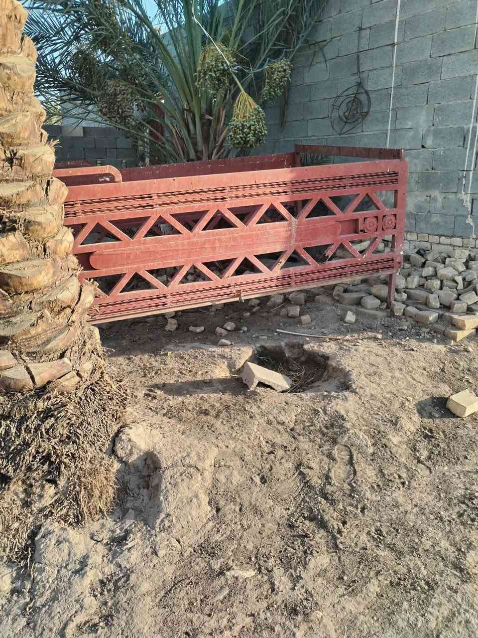 محجر للبيع
***********
