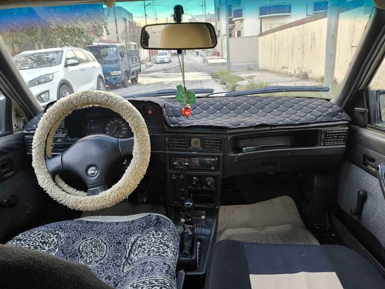 السلام عليكم
اوبل كاديت 1991 لون ابيض سنوية عضم ما نافذة لحد سنة 2028

باسمنا رقم نينوى ألماني كابون بانزين تبادل بيها بدون ضرر 

جاهزة مابيها نقص وايرمنية كلها شغاله كير شرط محرك 16 خيط بخار فقط 

مكانها موصل الأيمن 

عارضها ب 28 $
الاتصال على الرقم 
***********
