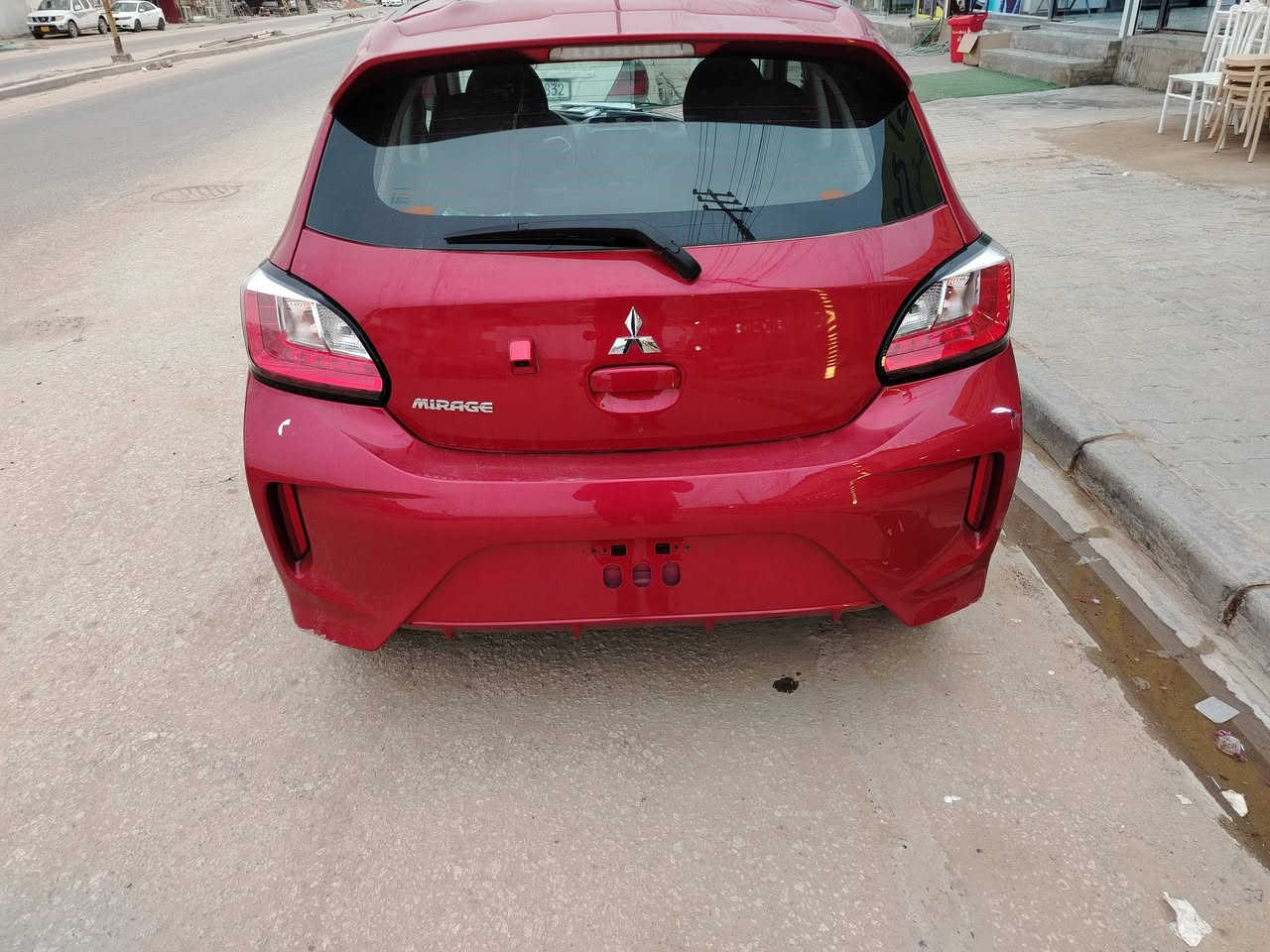 سلام عليكم ورحمة الله سياره ميراج موديل ٢٤ حادث كولش بصيط بعده مامسجله بإي محافظه تكدر تسجله السعر ٩٥ غير متواجد على الفيس علمآ ان السياره موجود في النجف وماشيه ١١ الف ميل
للاستفسار *********** متوفر اتصال واتساب
