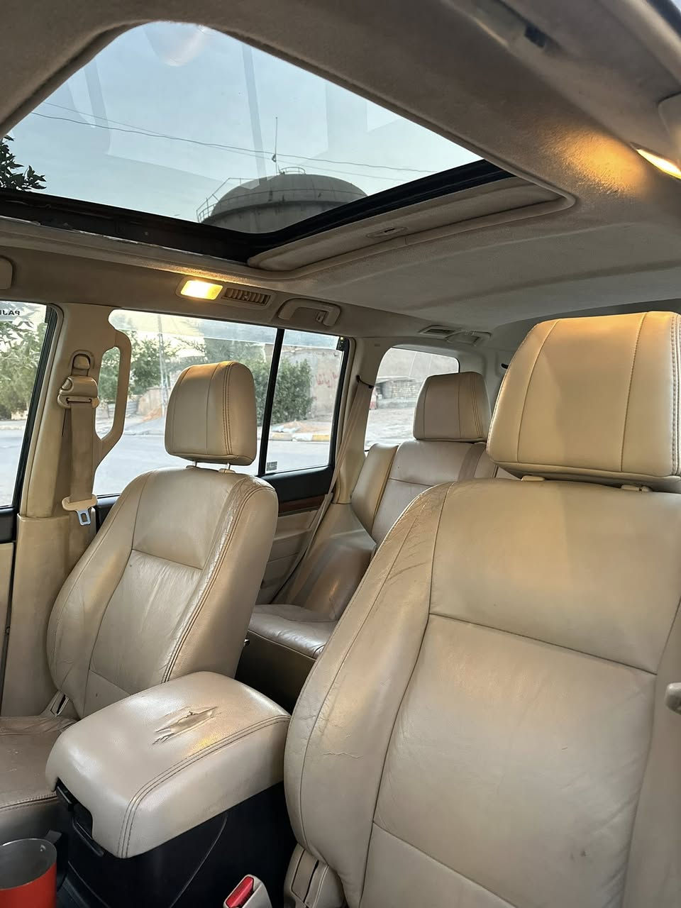 باجيرو  2007 حبتور اعلى فئة
محرك 3000
مكفولة من الصبغ والحادث سيارة مال بيت ونضيفة كلش
السعر ١٢٥ ورقة قفل
مواصفاتهة 
لايتات زنون
دمام وسستم سوت روك فورد
ثلاجة
زراكات
مري شفط
تدفئة كشنات
دفلوك
سلايد روف
كشنات جلد 
كشنات كهرباء
تخم تاير جديد
حساسات خلفية
تواصل على هذا الرقم *********** 
شباب شرط الي يجي يشتري يفحصة ميكانيك وصبغ وكهرباء يالة ابيعلة ويفحصهة بل مكان الي هوة يختارة مكان السيارة الفلوجة
