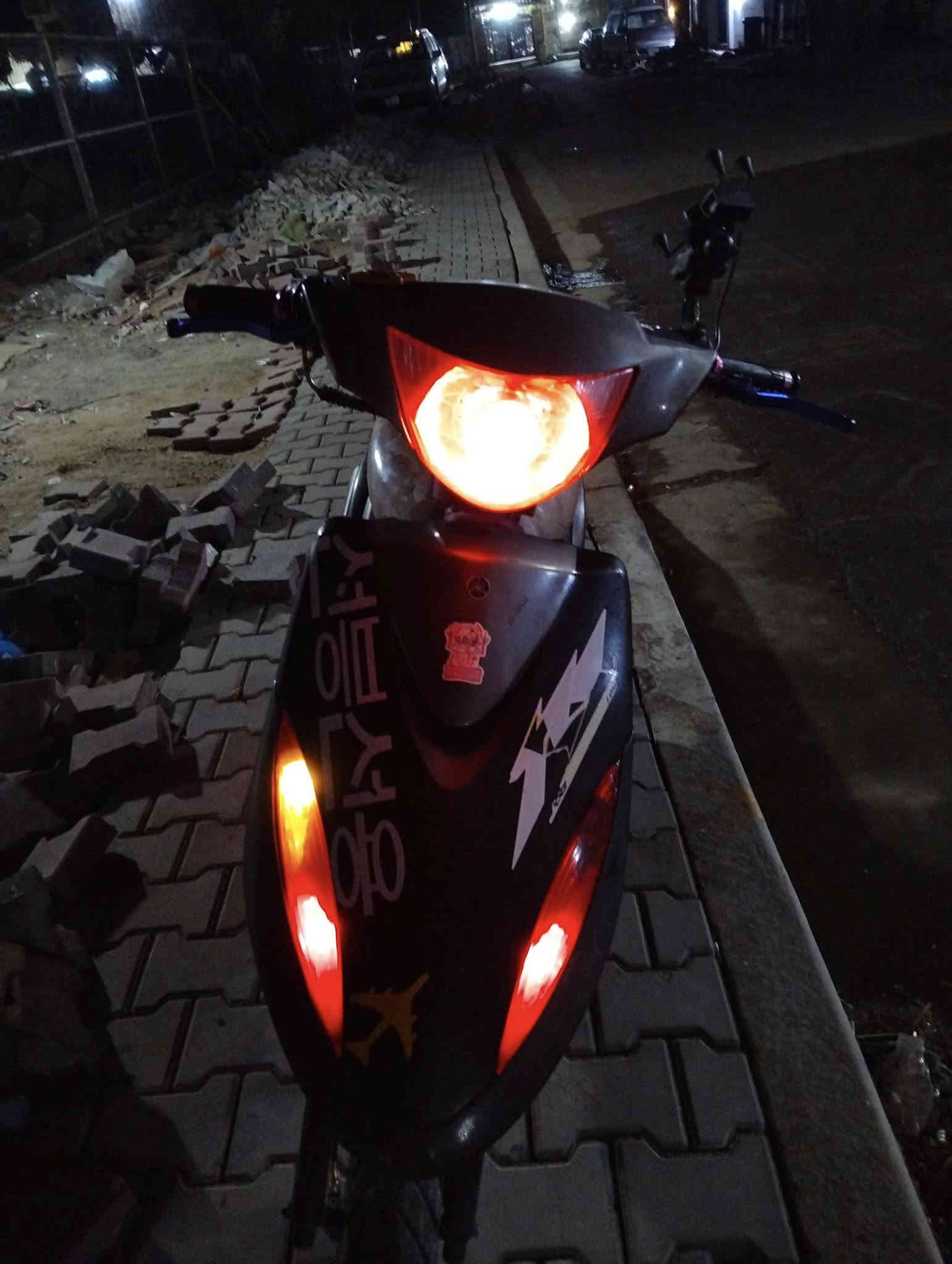 سلام عليكم ماكس عدله للبيع بوشه 55 الاصليه دهن امزويل بانزين من المحطه(محسن) تايرات جدد وياله اصليه توبو ثقيل ستاند رياضي كلج امامي رياضي مكاني بغداد الحسينيه مال راشديه رقمي*********** السعر 550 وبيها مجال
