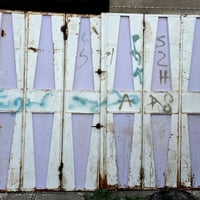 باب محل یتوفر باب دفتري عدد ٤ للبيع  العرض ٣ م * ارتفاع ٢.٤ م 07837204...