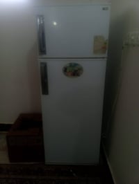 سنگ مستعمل • نظيف • ثلاجة كريازى