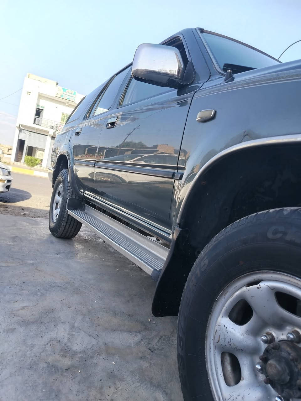 السلام عليكم تويوتا فور رنر للبيع كير عادي شرط. محرك 3000 الاصلي شرط صدر تواير شرط بور جديد كهربائيات شغاله للبيع او مراوس حسب القناعه السعر 45وبيها مجال شرط التحويل والوكاله ***********
