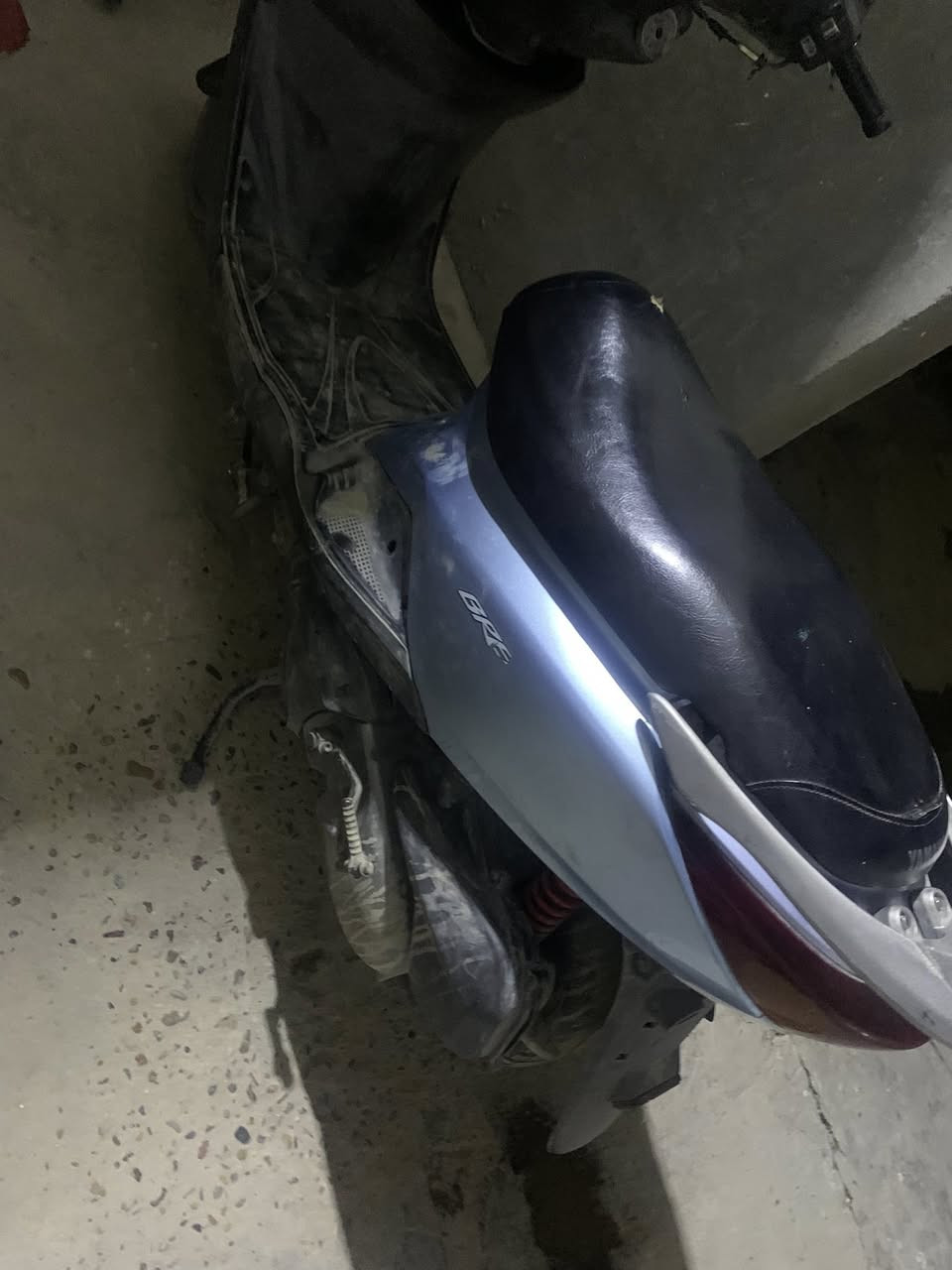 بريز كابريته مكينه ممفتوحه 
شلعه ومعدل كهربائيات شخاله
اتصال ***********
