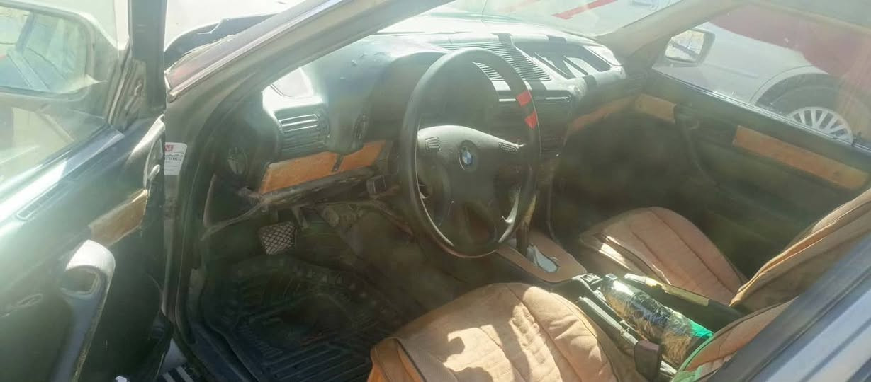 سلام عليكم. بيم حجم 735 بدون راعي  مكينه وكير فيفيتي مكفولات تخم تاير حداديه ترايك وين ماتريد 
سعره مناسب
‏‪***********‬‏
