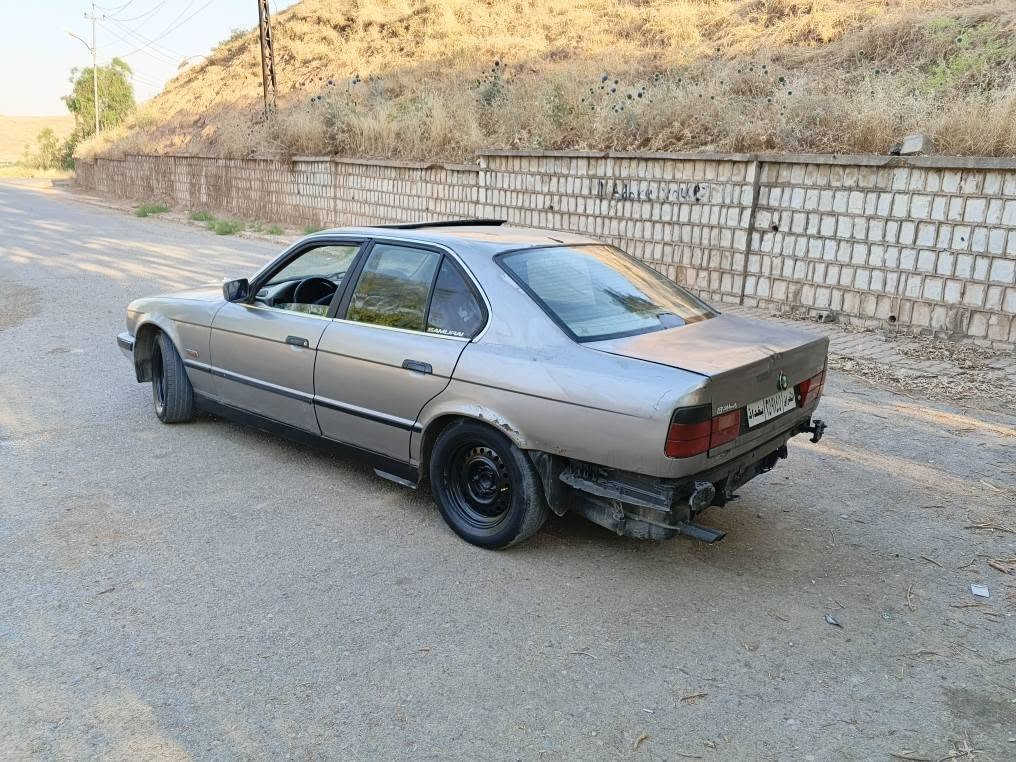 bmw525
سەنەو ئەسڵی بەشەرت
مەکینە525 سەرفو بوخاری بەشەرتە
موسو بڕاوە بەشەرت دەعمو لێداری بەشەرت
کارەبایی کامل مەزبوتە 
توندو تۆڵە 
ئەکسلی3.23قفڵ
زۆر بەقوەتە سەیارەکە
ئاڵو گۆڕ دەکەم 
سعری 23
*********** أربيل, العراق
