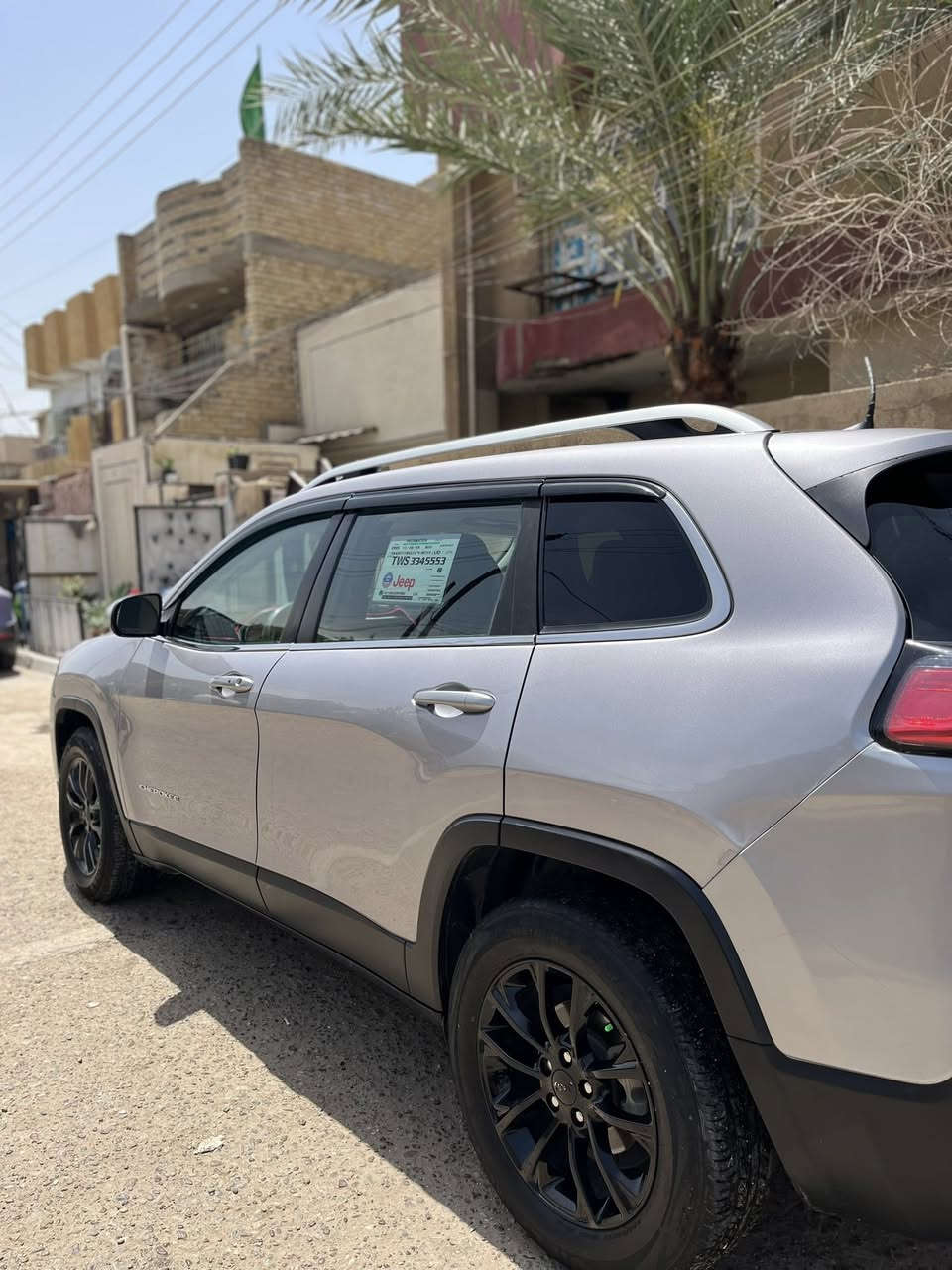 سلام عليكم جيب بزون 2019
ضرر: وارد امريكي حادثهة جاملغ و بنيد و نطخ عندي الجاملغ الثاني صبغتة  فقط باقي السيارة كفالة من الشخط
السيارة نضيفة ما ناقصهة برغي تجي تشوف بعينك 
صدر كامل جديد
زوج لايت جديد
مكينة نضيفة و ناعمة 
نظام تقليل صرف الوقود
شاشة جبيرة
كامرة خلفية
تبريد قطعتين 
كشنات جلد و كهرباء 
دخول ذكي تشغيل بصمة
السعر 135 بيها مجال 
مكاني بغداد البلديات 
الاستفسار :***********
