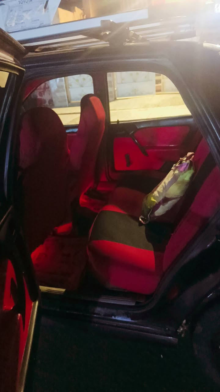 اوبل فيكترا موديل 92 محرك 1800 كير اوتوماتيك كير محرك بشرط نظيف 100% السياره صبغ عامم فيها ضربه بسيطه من قدام وضربه بسيطه من ورا بدون قص وبدون السياره مو مقلوبه السياره كلش نظيفه دواخرها تلمع السياره نظافتها 90% ***********
