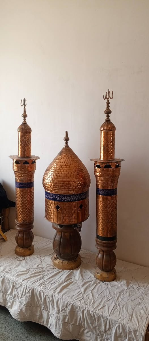 بدون تشابيه ضريح الامام العباس من عمل البرونز الاحمر والدك يدوي مع اناره داخليه العرض 20سم الارتفاع متر وعشرين القبه العرض 40 الارتفاع 80 مع القواعد جاو خشب السعر قيم وأخذ بل يرضي بيه الله


**إذا كنت صاحب هذا الإعلان وتريد حذفه لأي سبب، رجاءا أرسل رسالة إلى الدعم الفني**