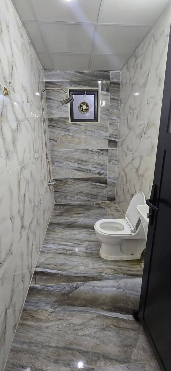 شقه للايجار في #هه_وليرى_نوى او  #اربيل_جديده
غرفه وصاله.   زيروو     سعر مناسب جدا  (250الف )
مطبخ كامل.. كونتر . سبلت .  مرشح . بردات طباخ 
للإستفسار واتساب
***********
