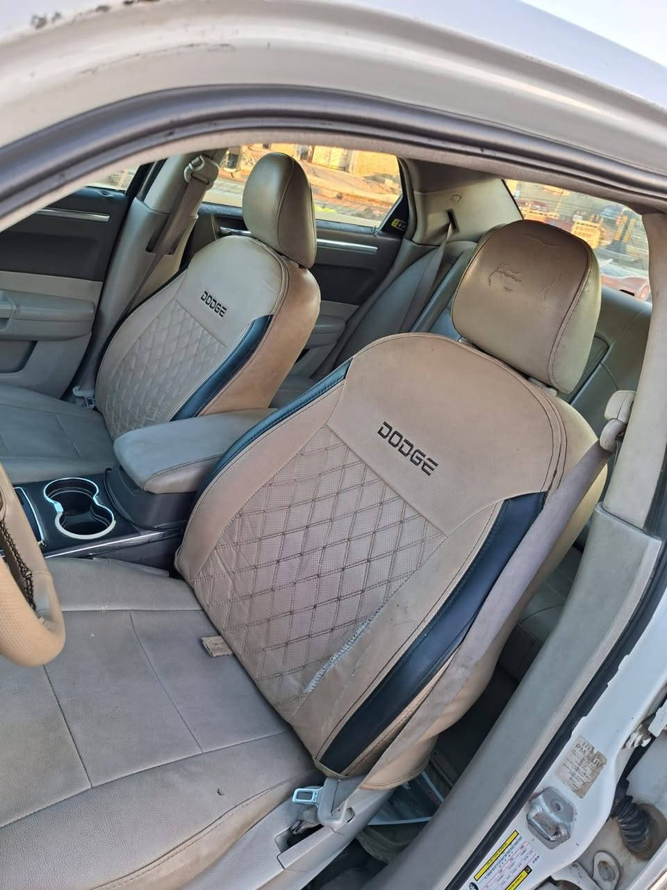 سلام عليكم اوباما 2010 باسمي مداور ثاني يوم الحادث موجود بالسونار السعر 130 وبيه مجال *********** الشراي الاتصال على رقم صاحب السيارة
