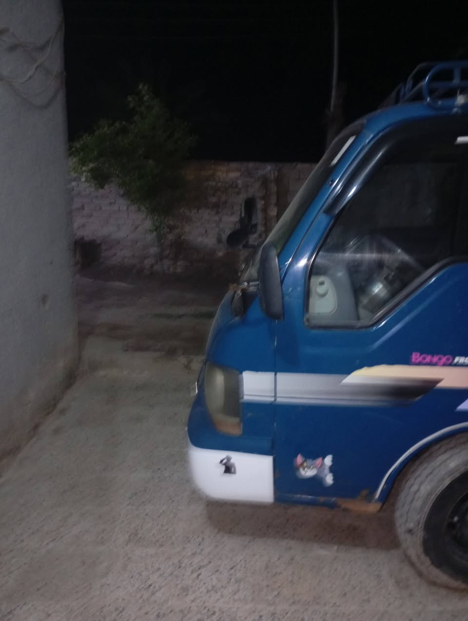 قرده ام عيون للبيع رقم بغداد سياره مكفوله جاهزه على 24حبايه سعر 80وبيه مجال رقم *********** يوجد واتساب على نفس رقم
