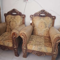 تخم للبيع بعده جديد قنفات ثنين كبار واربع كراسي 400وبيه مجال  07722772...