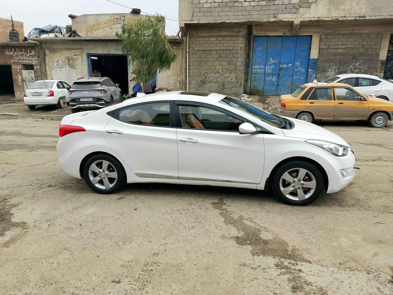 النترا موديل 14 رقم نينوى الماني شرط الوكاله والتحويل بدون صبغ بدون بارد سياره جديده صدر تواير كلو جديد محرك 18 شرط لاصرف ولانفخ ولامفتوح كير شرط 
فول مواصفات 
سلايت 
مري شفط 
شاشه 
تحكمات ستيرن 
داخل صاج 
يدات نيكل داخل وخارج 
للاستفسار ***********
