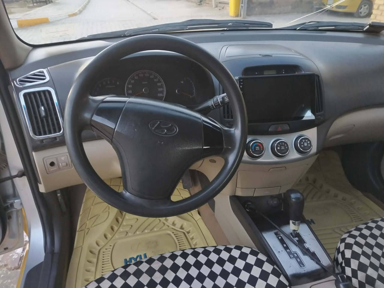 سلام عليكم النتره مقدسه خليجي مكفوله للبيع موديل 2011بغداد بسمي  مصفره مكينه اوكيرخير من الله تبريد ثلج بيه طختين موضحه بل صور سعرهة 95او بيه مجال بصيط  مكاني واسط الكوت حي الجهاد***********/ ***********
