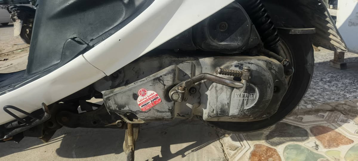 السلام عليكم دراجه فراشه فحل شغاله من الطول للطول كفرات مختومه ماكينه رامبا ما مفتوحهس بسعر 450 بها مجال بسيط من هذا رقمي ***********
