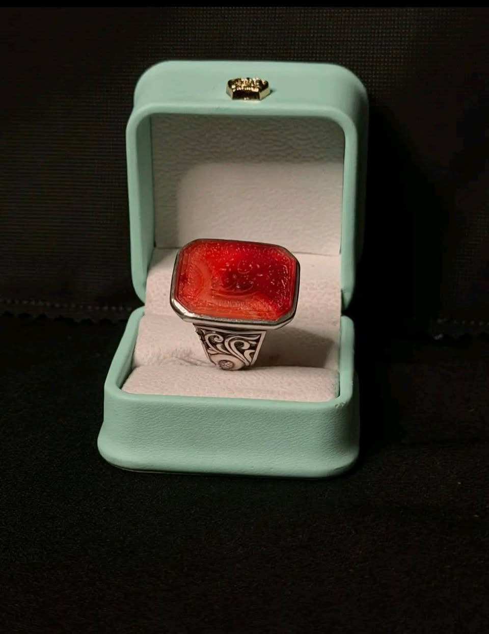 متاح خاتم يماني احمر طبيعي مخطوط يدوي ..***********
