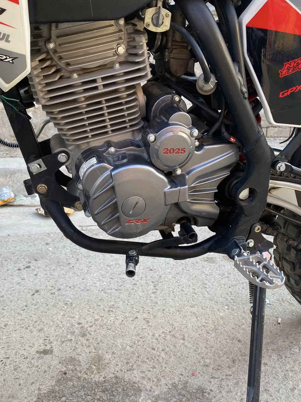 قفاز crxمحرك 300كفاله عامه موديل2025السعر واحد و500وبيه مجال المو شراي لا يراسلني الرقم*********** الدبل رياضي
