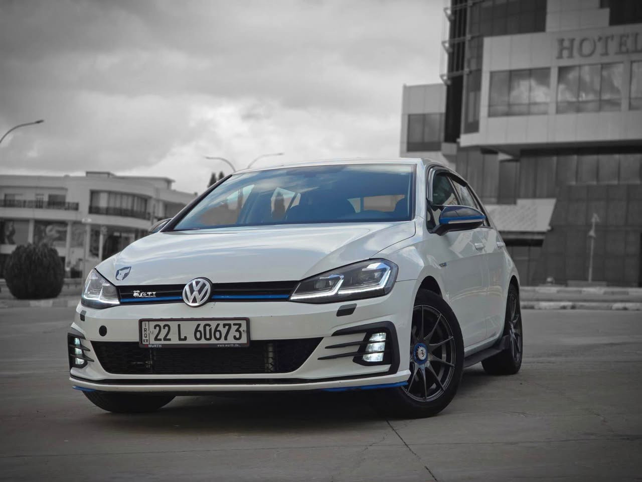 كولف tsi ٢٠١٩ مةكينة ١.٤ توربو  گیر حادی سةيارةكة بي سبوغة يةك چاملغي لأي سةياق گۆراوە بە بیلاد بی دەحم بي ژوري بي ايرباگ سەیارەكة هەتار بلي خاوين و بي مةسروفة تةقةو رةقة و هةمو گیانی بەشەرت تازە سیرڤس كراوة      *********** شقلاوة, أربيل
