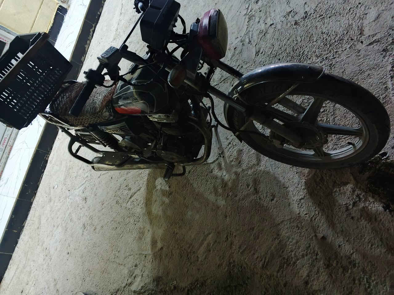 دراجه للبيع أوراقه كامله مكاني بعقوبة تقاطع القدس دور زراعه سعره 300 ***********
