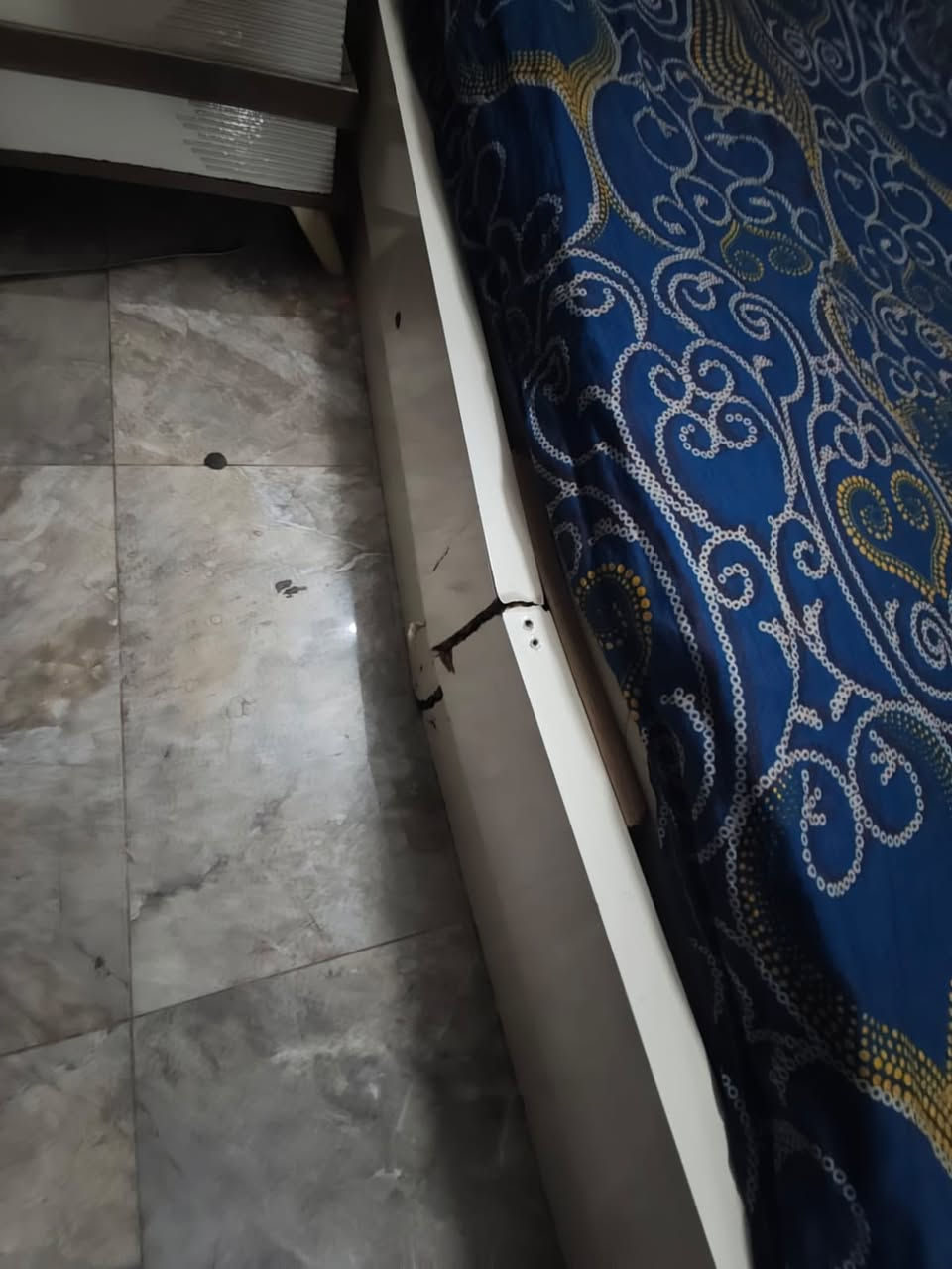 السلام عليكم 
مجموعة اغراض مستعملة للبيع 
غرفة نوم ب250 تركية وقوية وبيها اضرار مثل مواضح بالصورة 
وكاونتر ب125
وميز طعام مع 2 كراسي ب60
المكان بحي الجامعة


**إذا كنت صاحب هذا الإعلان وتريد حذفه لأي سبب، رجاءا أرسل رسالة إلى الدعم الفني**