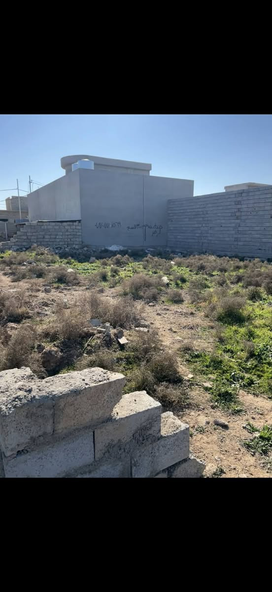 قطعه ارض للبيع ٣٠٠ متر الاستفسار هذا الرقم ***********
