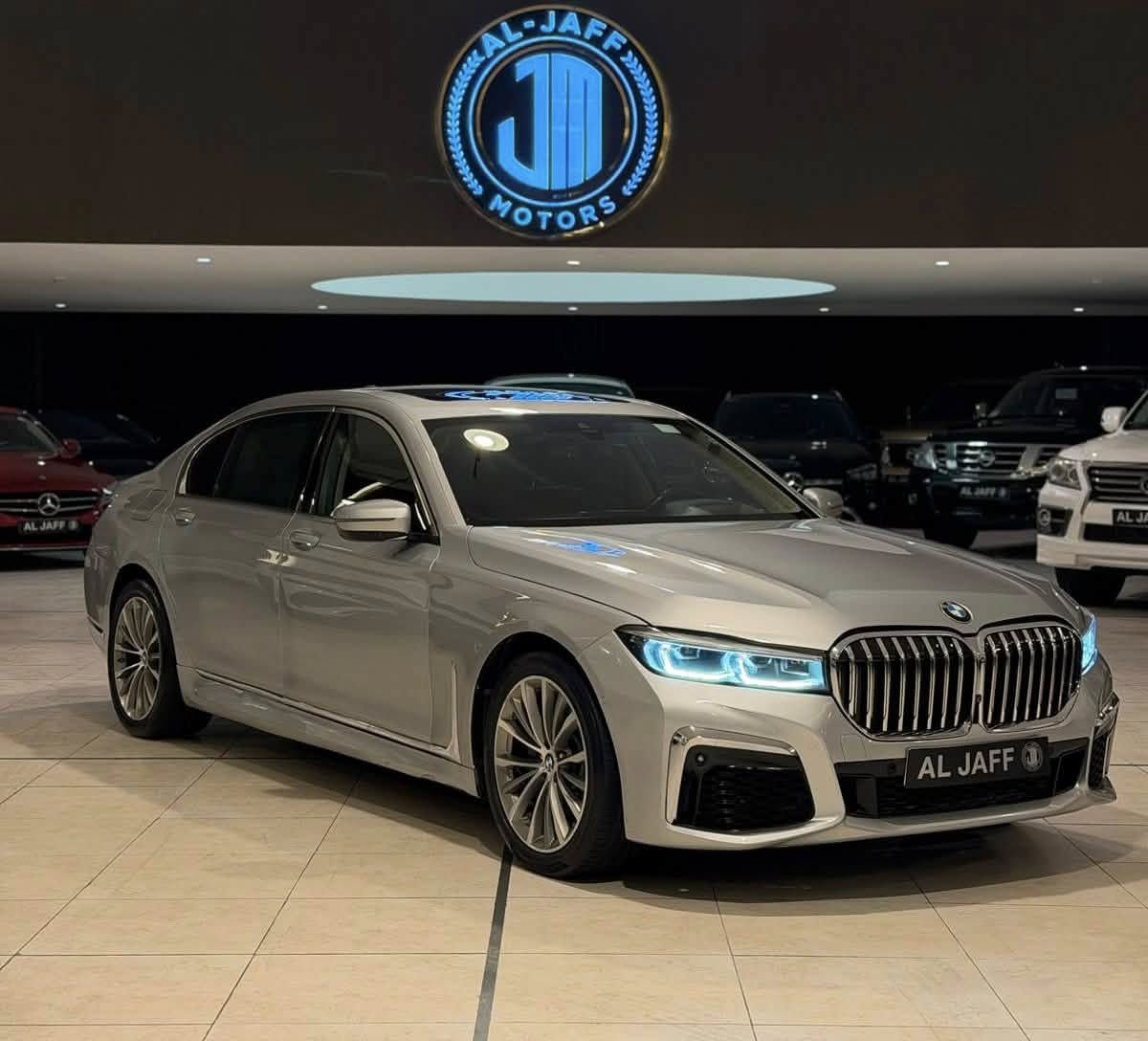 السلام عليكم 
للبيع فقط بدون مراوس🔥 290 ورقه
ا  M package BMW 740 Li موديل 2020 باب طويل ماشيه 60 الف
السياره فول الفول (بانوراما وداتا شو وكامرات 360 درجة وابواب سحب وجكات ورادارات ونقطة عمياء وكشنات جلد وتبريد وتدفئة حتى الخلفية وبصمات وصندوك كهرباء و5 بردات وبعد كلش هوايه مواصفات)
🚨السيارة وارد امريكي رقم الشاصي بالصور بيه طعجتين ومصبوغه وبيها كم قطعه صبغ علمود شخوط  وطعجات بدون حادث ابيعلك حزام(قماره بدون صبغ بدون دواخل شاصي سليم)
🚨بدون ايرباك (ايرباكات كلها سليمة) 
🚨گير ومكينه بشرط 
السيارة مرقمه وجاهزة،
السعر : 290$ ورقة
للاستفسار : ***********
العنوان : السليمانية المعارض الجديده معرض (الجاف)
