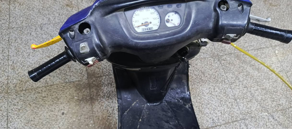 السلام عليكم دراجه للبيع فراشه اريدها 350 الواني بصره ابو خصيب رقمي ***********
