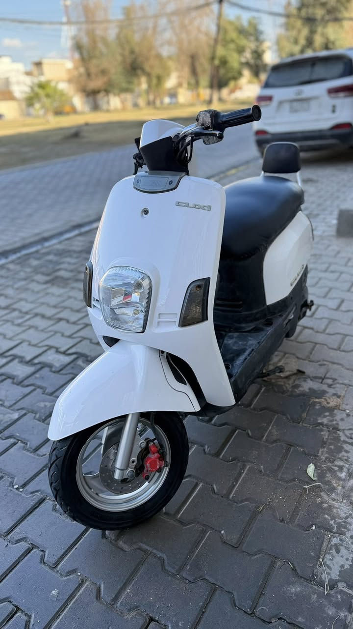 ماكس بوليسي موديل ٢٠١٠
مكينة ما مفتوحة نكرة سلف 
السعر ٨٠٠ 
***********
