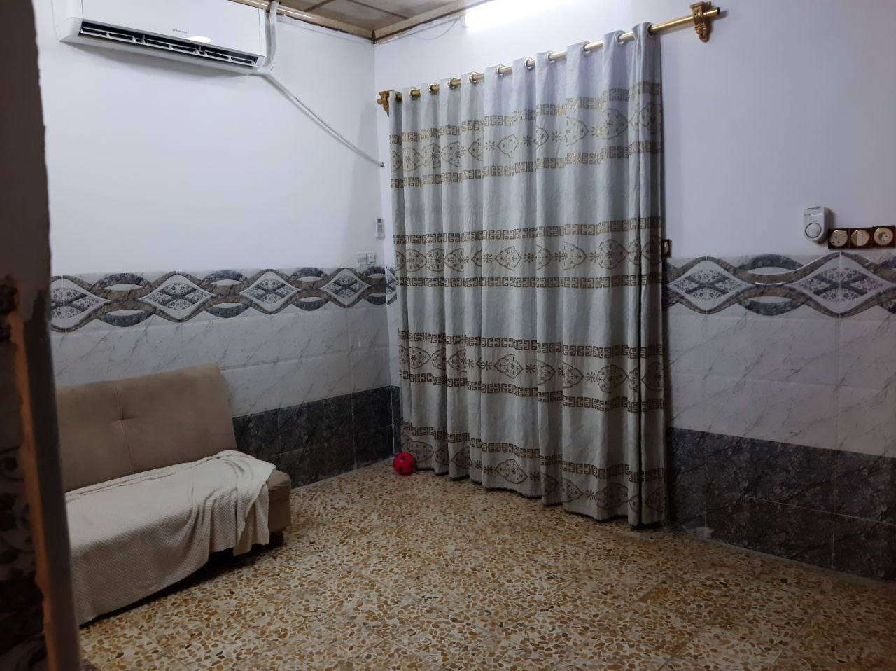 بيت  للبيع طابقين الاول كامل فول الثاني فقط لبخ جص فقط ملاحظه الجبهة ملبوخه كامله بس الصوره قديمه اشويا لتواصل خاص او رقم الهاتف او واتساب ***********
