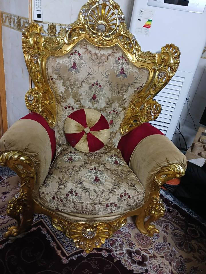 تخم زان مصري عشر مقاعد مع ميز وسط وطبلات اثنين الاتصال***********
